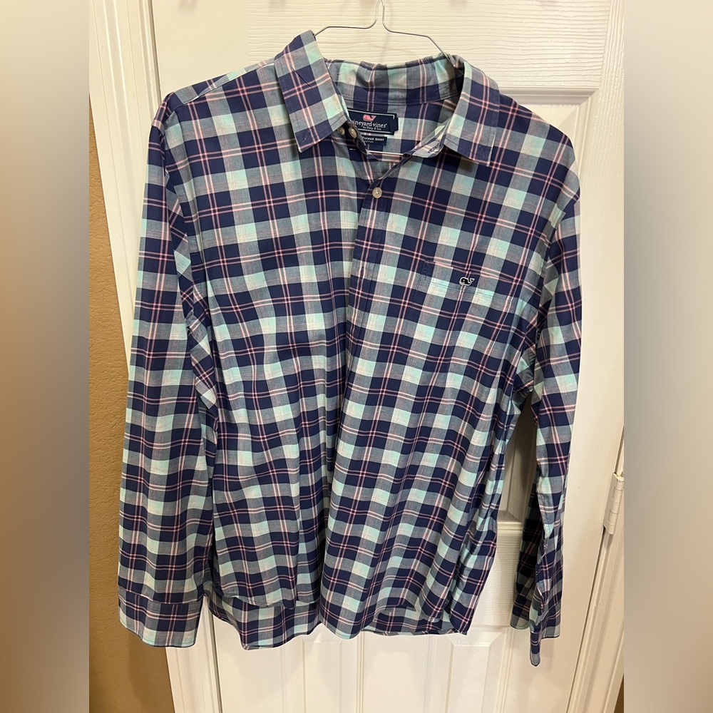 Vineyard Vines casual button down shirt - Size XL
